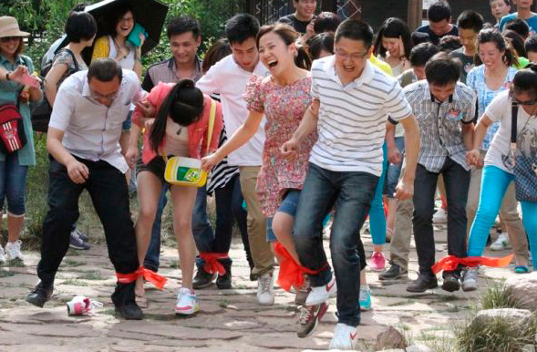 单身派对：激情游戏 碰撞激情火花