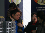 一家三口来参加房展会