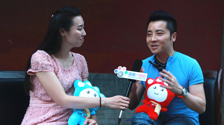 黄鹤翔,黄鹤翔专访,音乐人,歌手,黄鹤翔九妹,黄鹤翔日月星辰,黄鹤翔资料,黄鹤翔歌曲,河南歌手,河南一百度,河南一百度美人谈