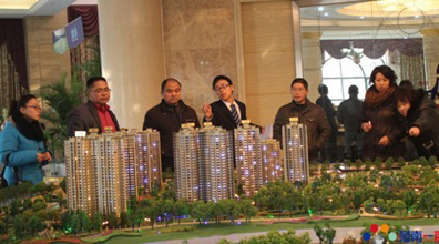 貂蝉踩盘记之润城 不断的看房人群