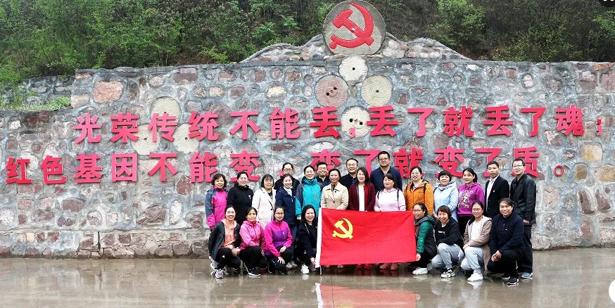 喜迎党代会·回眸五年路 || 书香润校园 笃行启