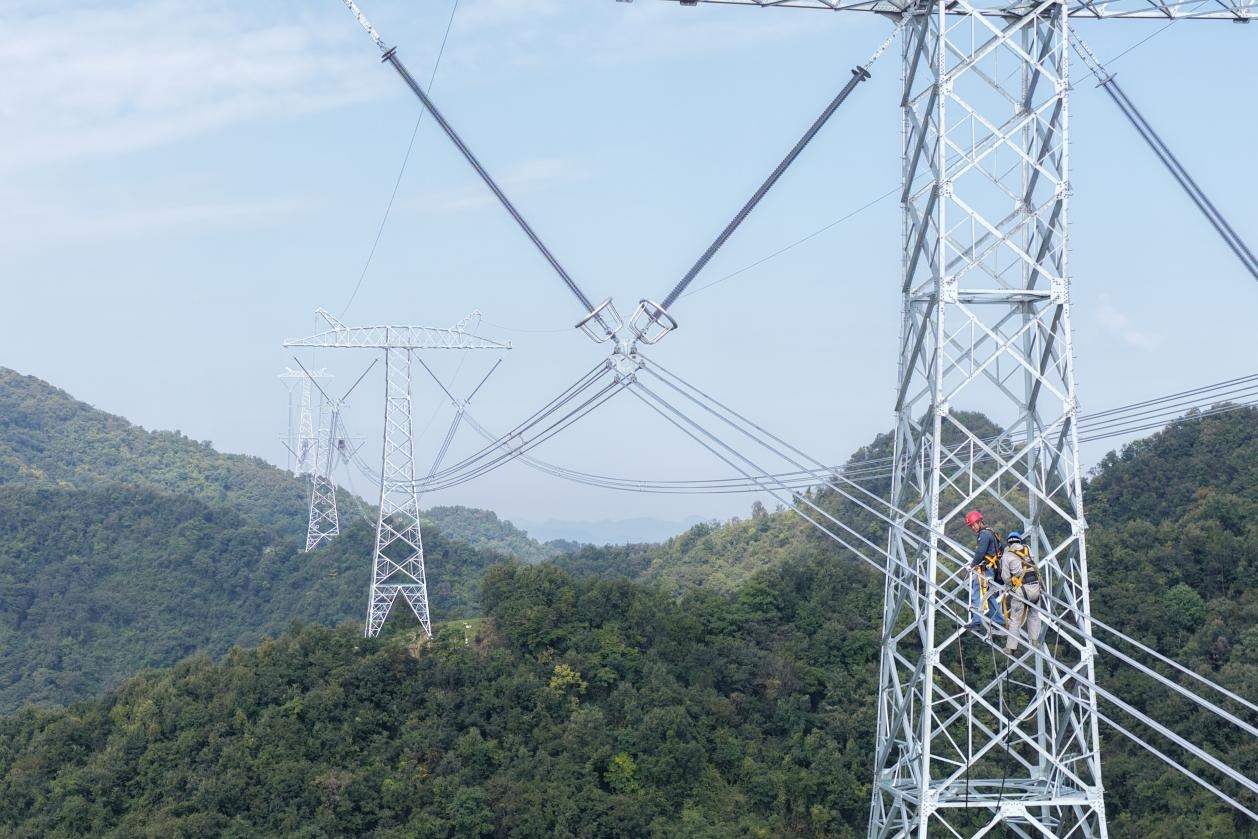 甘肃—浙江±800千伏特高压直流输电线路工程（河南段）全线贯通