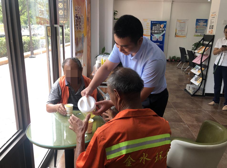 顶高温战酷暑阳光保险服务不掉线