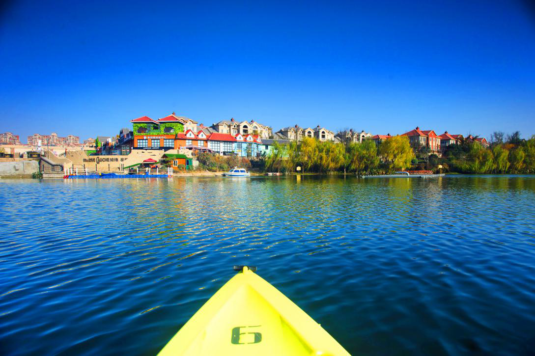 房产资讯洞林湖区域内有,约1000亩洞林湖,1600亩生态湿地公园,千年洞