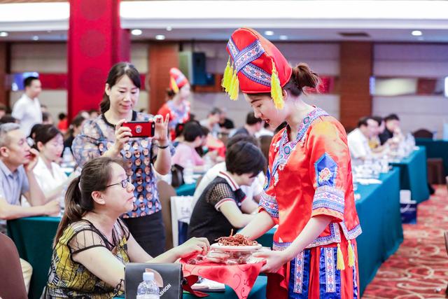 寻边观海-2019年中国广西—越南广宁跨国旅游联合推介会走进郑州