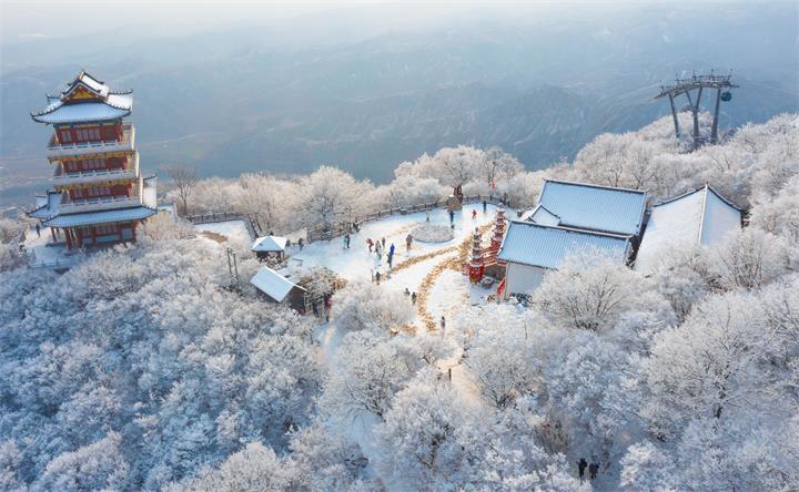 大寒时节迎降雪河南云台山雪景雾凇美若仙境