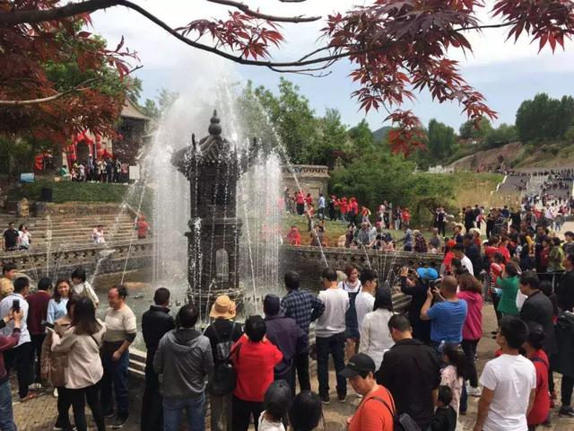 火火火！五一王屋老街盛大开园被挤爆!