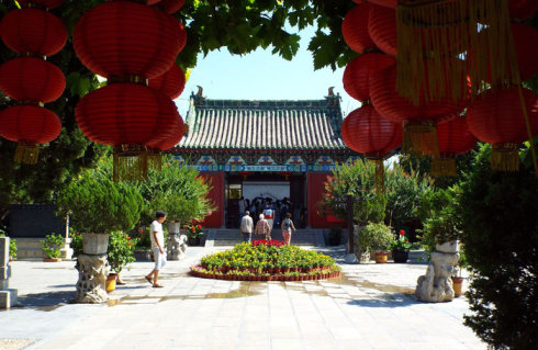 开封包公祠祝高考学子金榜题名、全国游客端午安康!