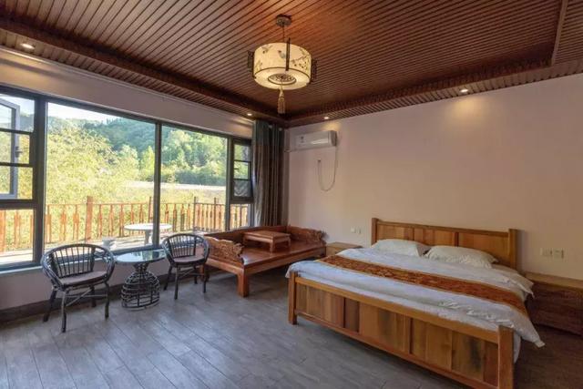 8月3日、4日，栾川高速免费，重渡沟请大家免费喝统一绿茶了!