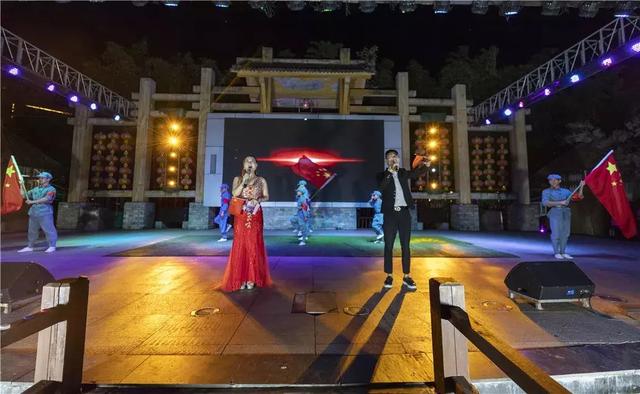 八一建军节，重渡沟红歌联唱致敬最可爱的人