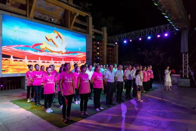 八一建军节，重渡沟红歌联唱致敬最可爱的人