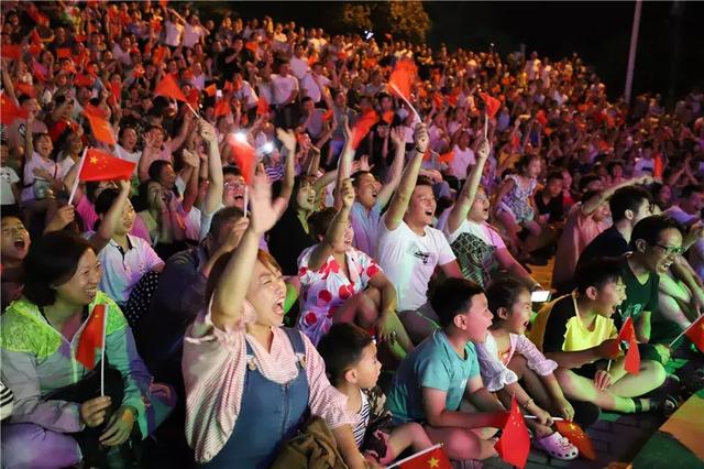 八一建军节，重渡沟红歌联唱致敬最可爱的人