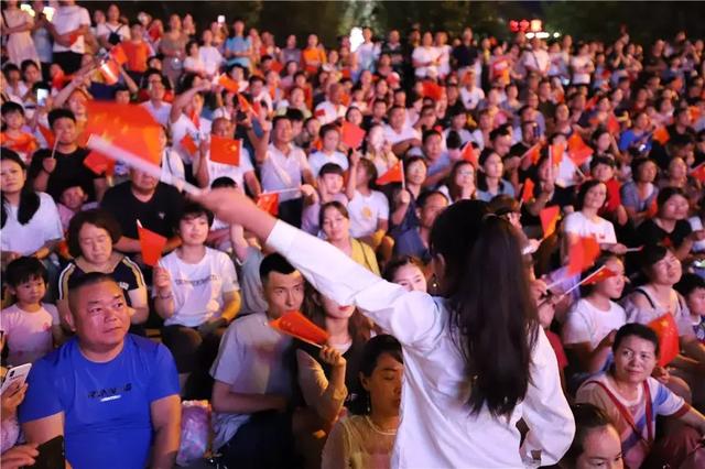 八一建军节，重渡沟红歌联唱致敬最可爱的人