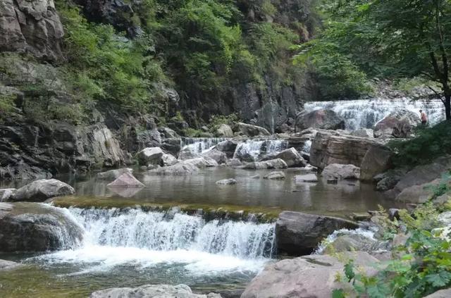 这些美景专属的季节里,你与这里只有一步之遥....