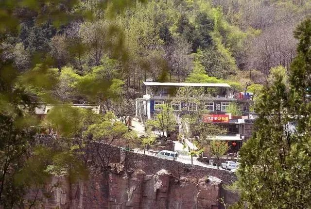 这些美景专属的季节里,你与这里只有一步之遥....