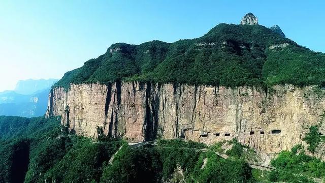 这些美景专属的季节里,你与这里只有一步之遥....