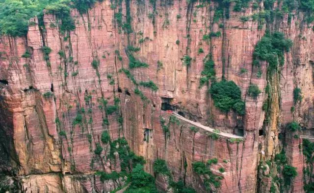 这些美景专属的季节里,你与这里只有一步之遥....