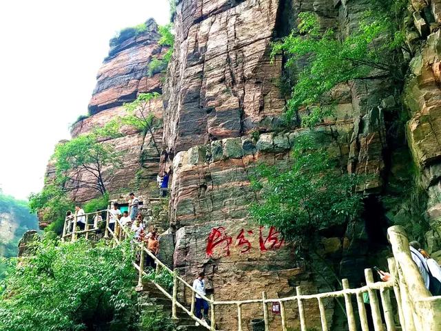 这些美景专属的季节里,你与这里只有一步之遥....