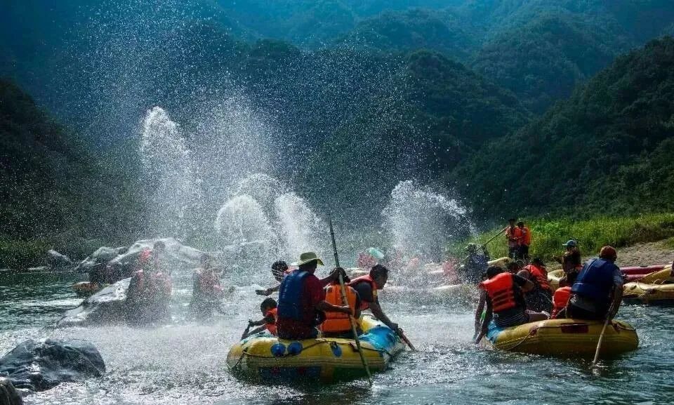 安全,规范,休闲,刺激,快乐,服务这都是西峡中原第一漂的特色!河道及水