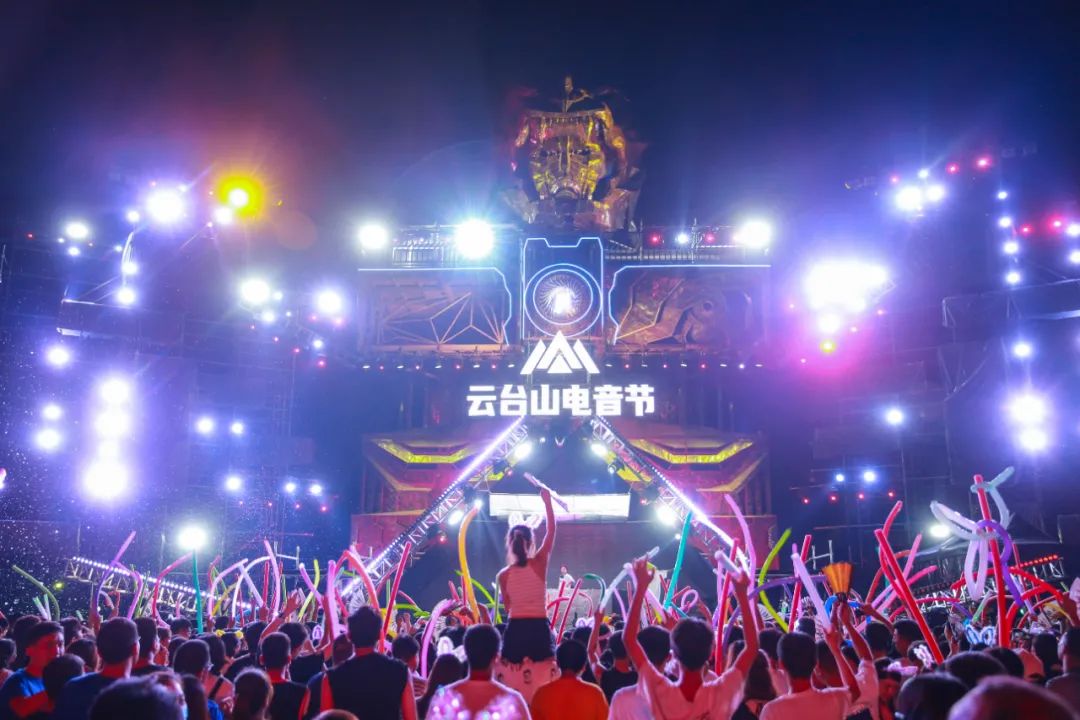 散发魅力的超强dj&mc