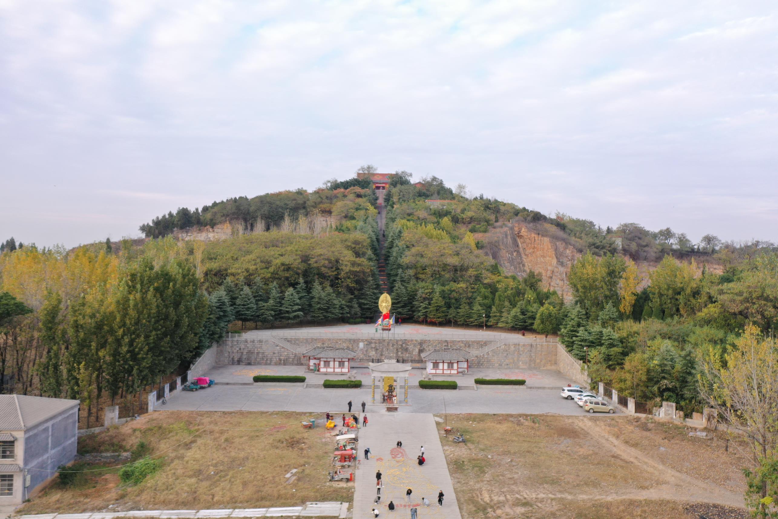万盏灯明亮娑婆丨芒山寺举办第三届大型万盏传灯法会