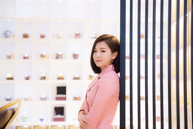 秦梦瑶:心有猛虎,细嗅蔷薇