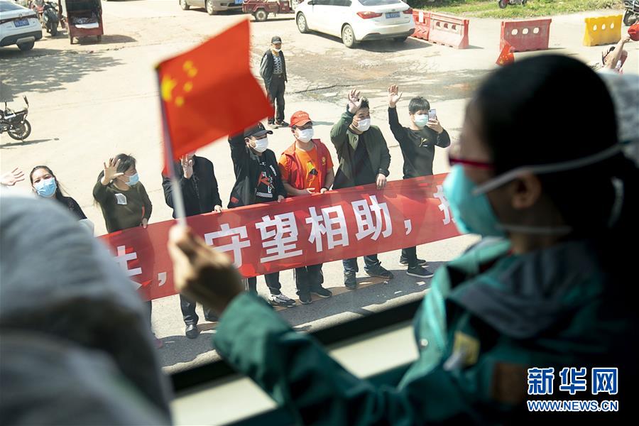 （聚焦疫情防控图文互动）（1）分秒必争！一切为了治病救人中国抗疫生命至上的生动实践