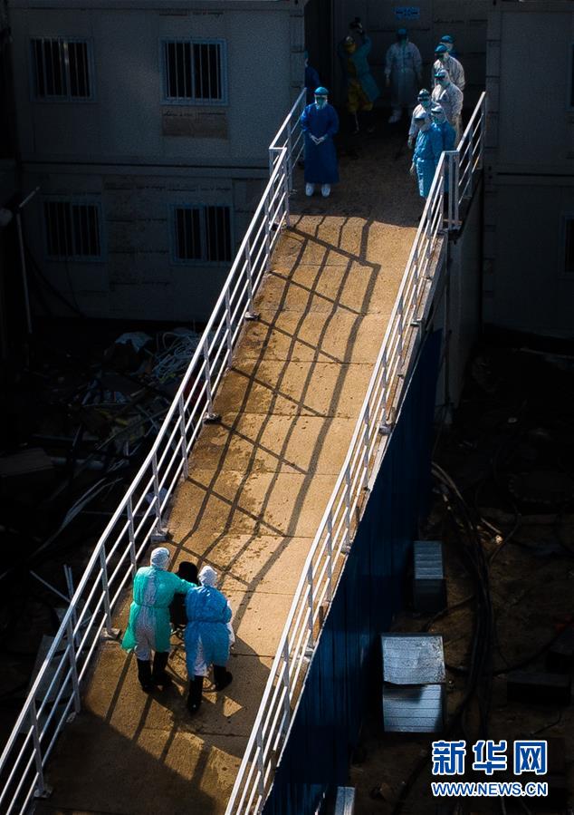 （聚焦疫情防控图文互动）（10）分秒必争！一切为了治病救人中国抗疫生命至上的生动实践