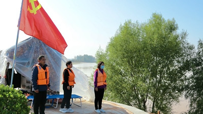 【母亲河畔的中国】防汛不松懈 巡查队员24小时坚守兰