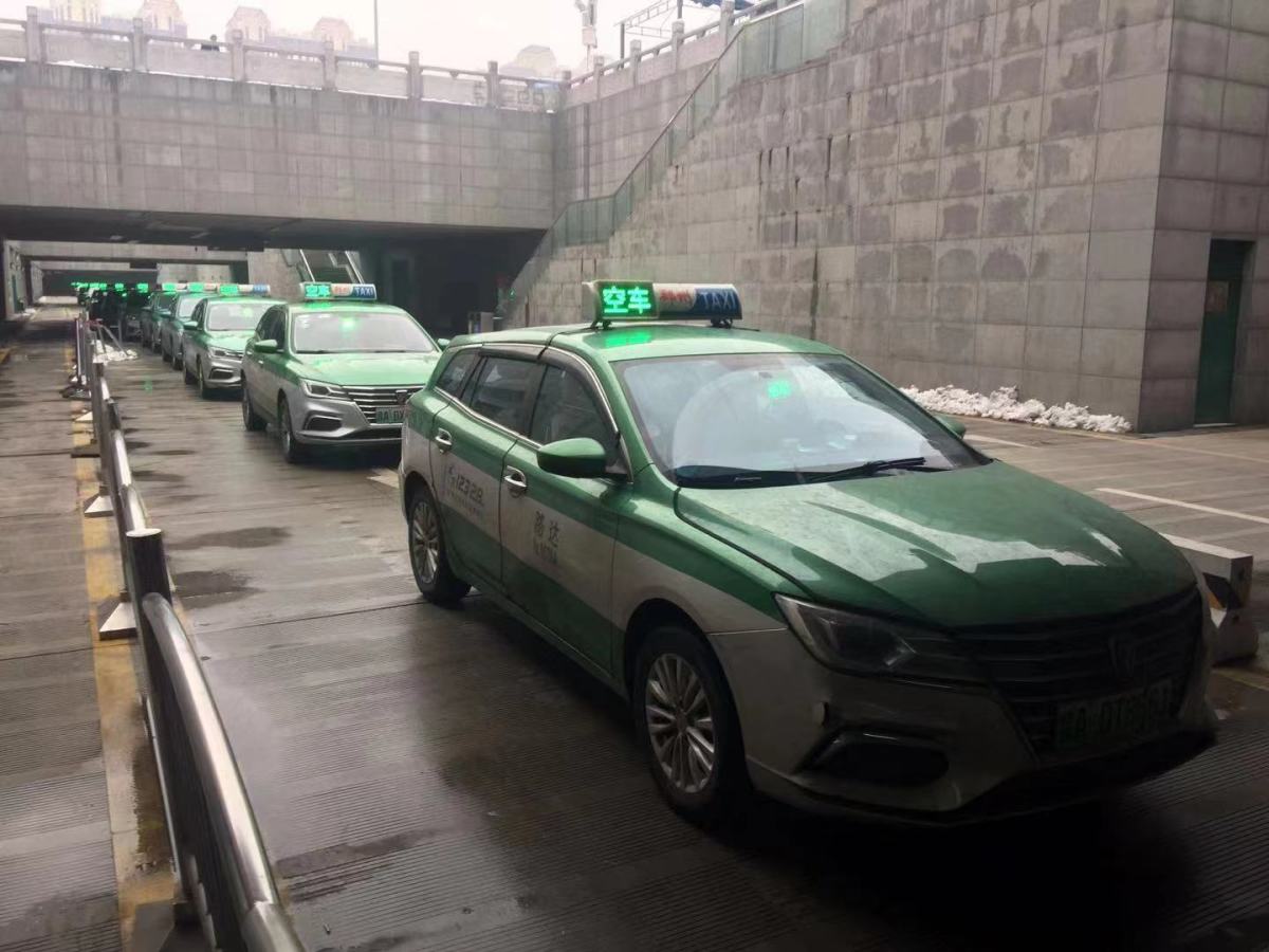 乘出租车遇拒载议价甩客绕路等情况请拨打12328投诉