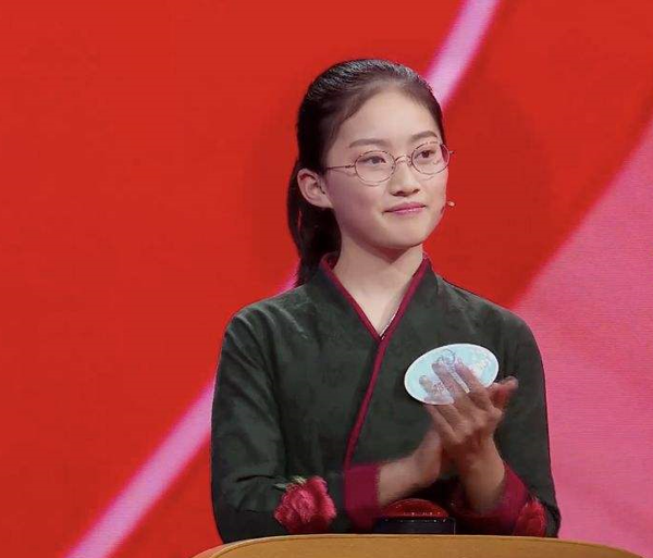 今晚八点,洛阳邓雅文将角逐诗词大会总冠军!