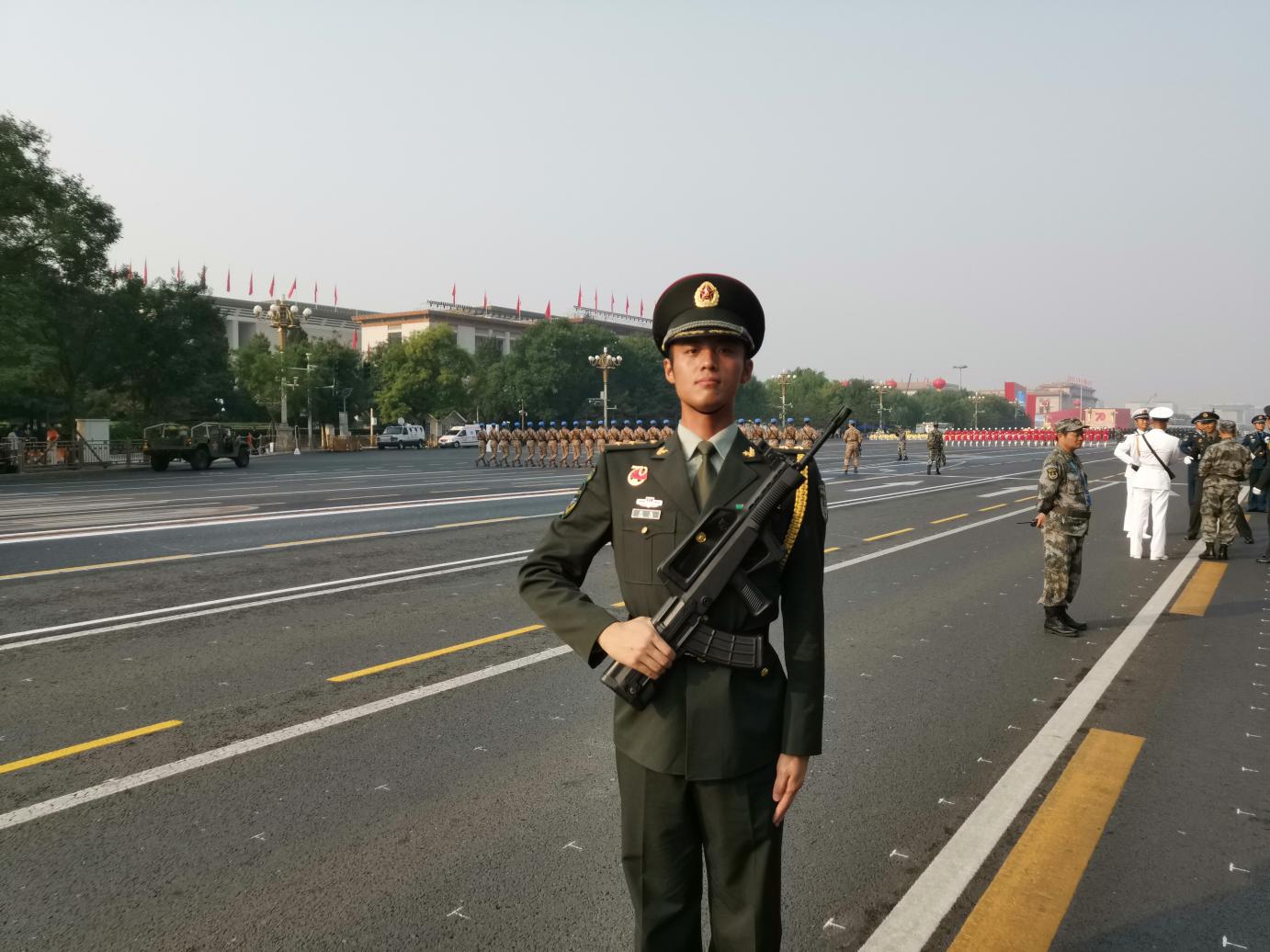 南开大学学霸90后洛阳籍军人参加国庆阅兵