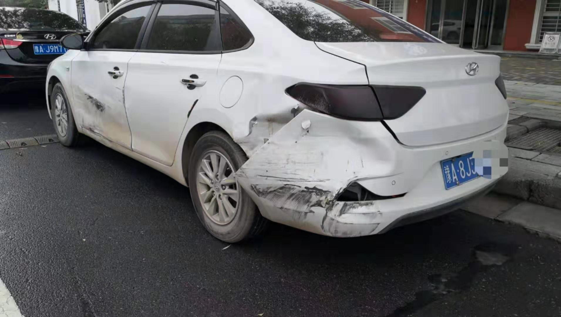 轻微交通事故逃逸的代价:行政拘留 罚款 扣分!