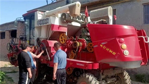 河南麦收新图景丨发挥农机主力军作用 卫辉市确保小麦