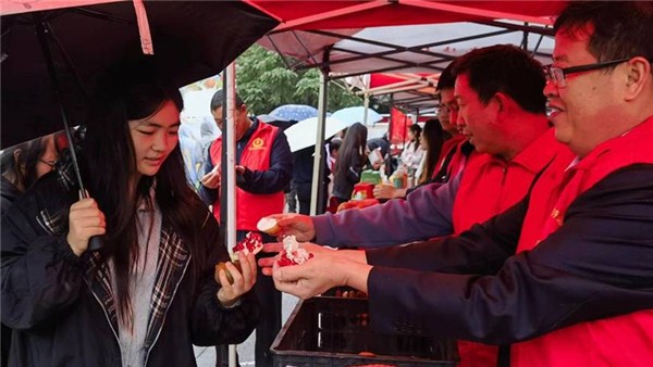 南阳市：科技特派员庆祝农民丰收节进校园