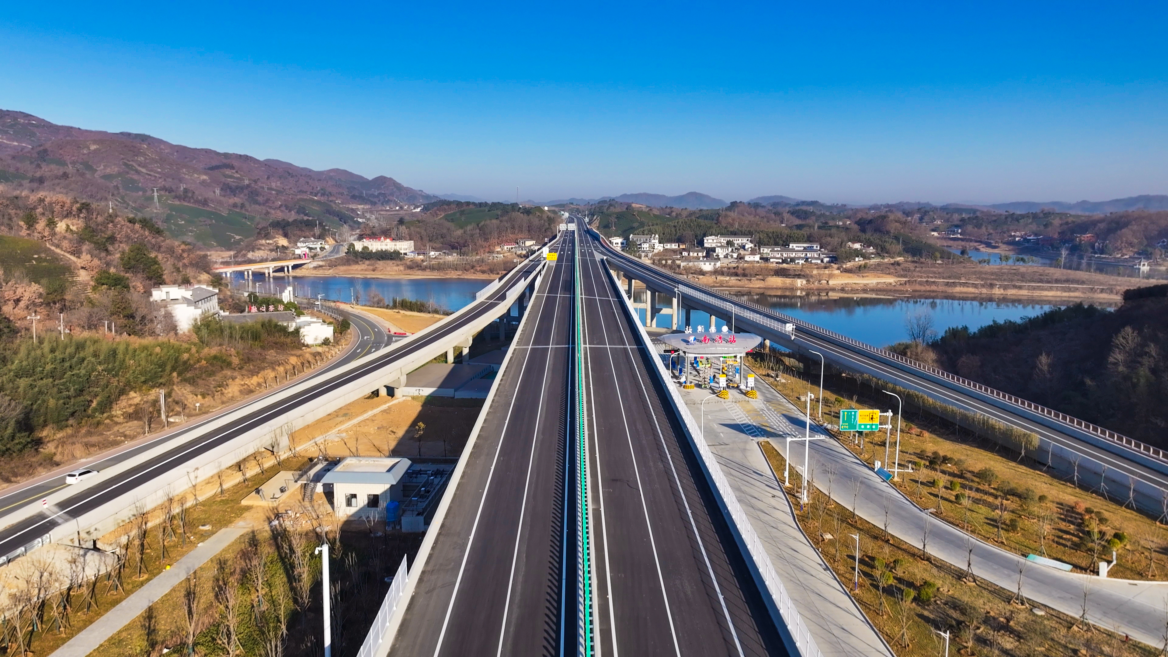 环大别山4条高速今天正式建成通车,新增5个开放式服务区可直接上下