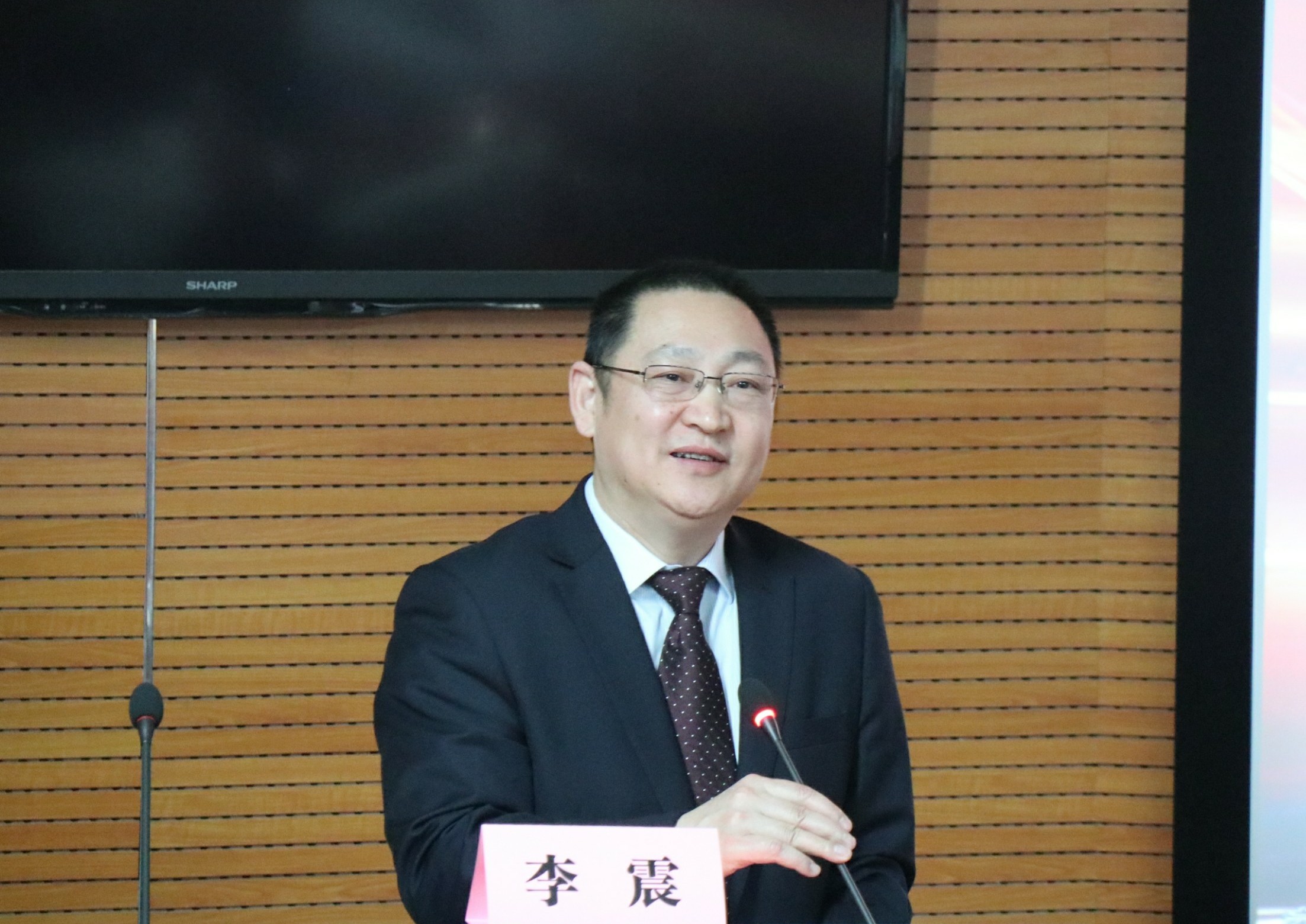 郑州大学第一附属医院李震教授宣读病例分享大赛获奖名单本次大会直播