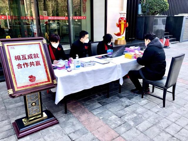 阿五黄河大鲤鱼厨师逆行武汉 用美味奉献爱心