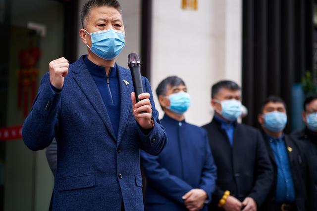 阿五黄河大鲤鱼厨师逆行武汉 用美味奉献爱心