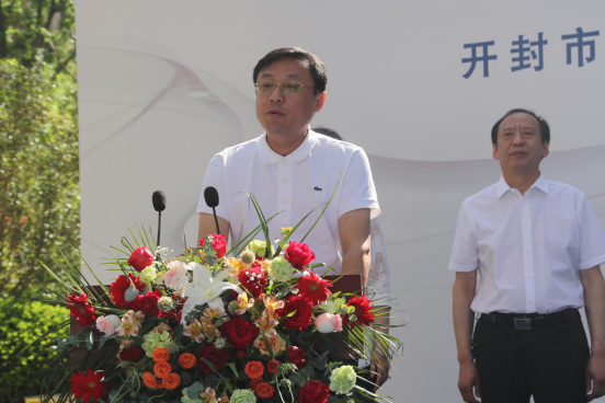 市不动产登记中心主任闫凯,建业集团开封区域总公司执行总经理耿博