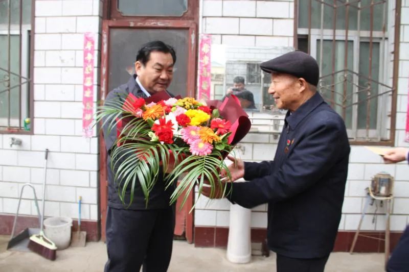 太康县委书记王国玺看望慰问抗美援朝老兵