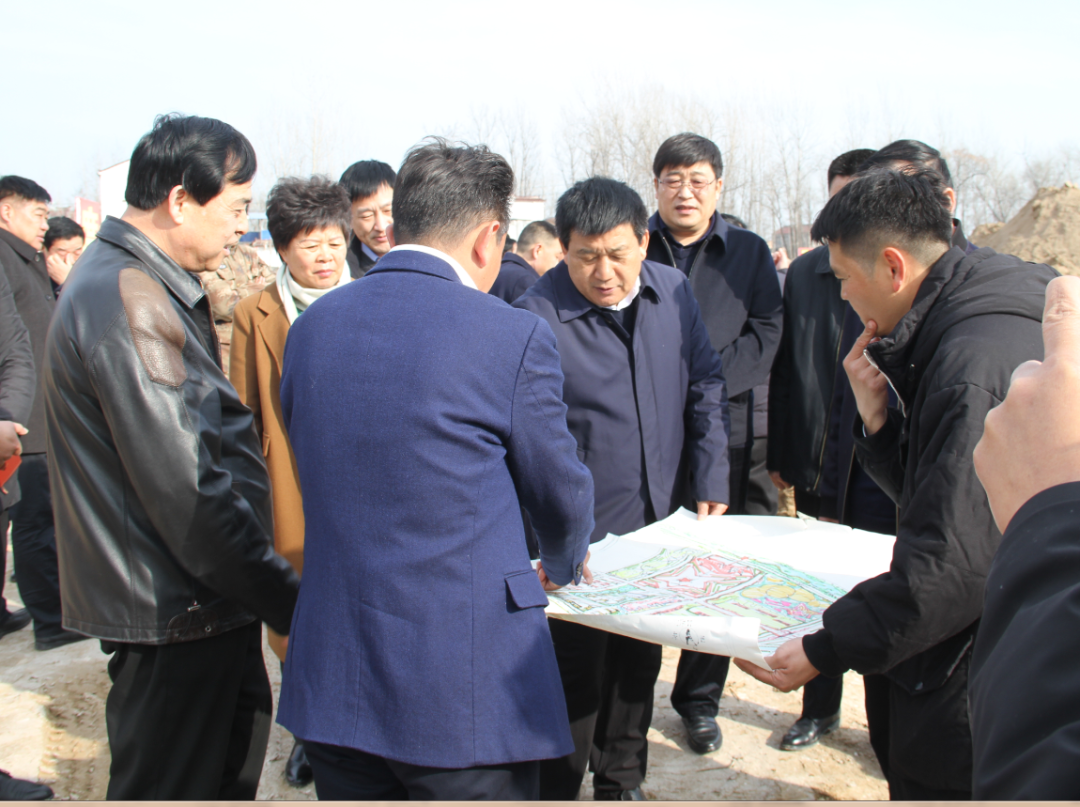首页>新闻频道>河南新闻>特别关注>3月2日,县长李锡勇到高贤乡聚台岗