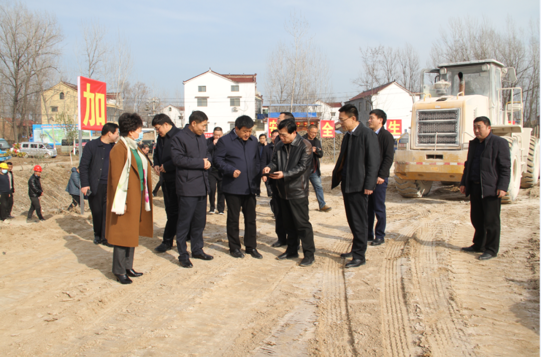 首页>新闻频道>河南新闻>特别关注>3月2日,县长李锡勇到高贤乡聚台岗