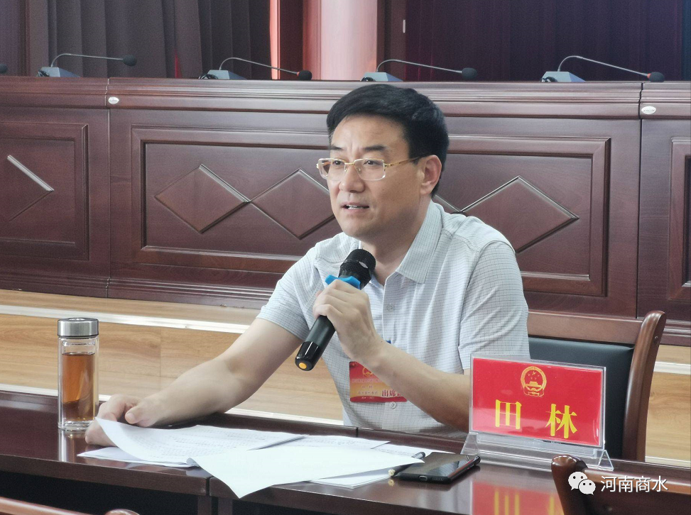 出席周口市四届人大七次会议的商水代表团召开第一次代表团会