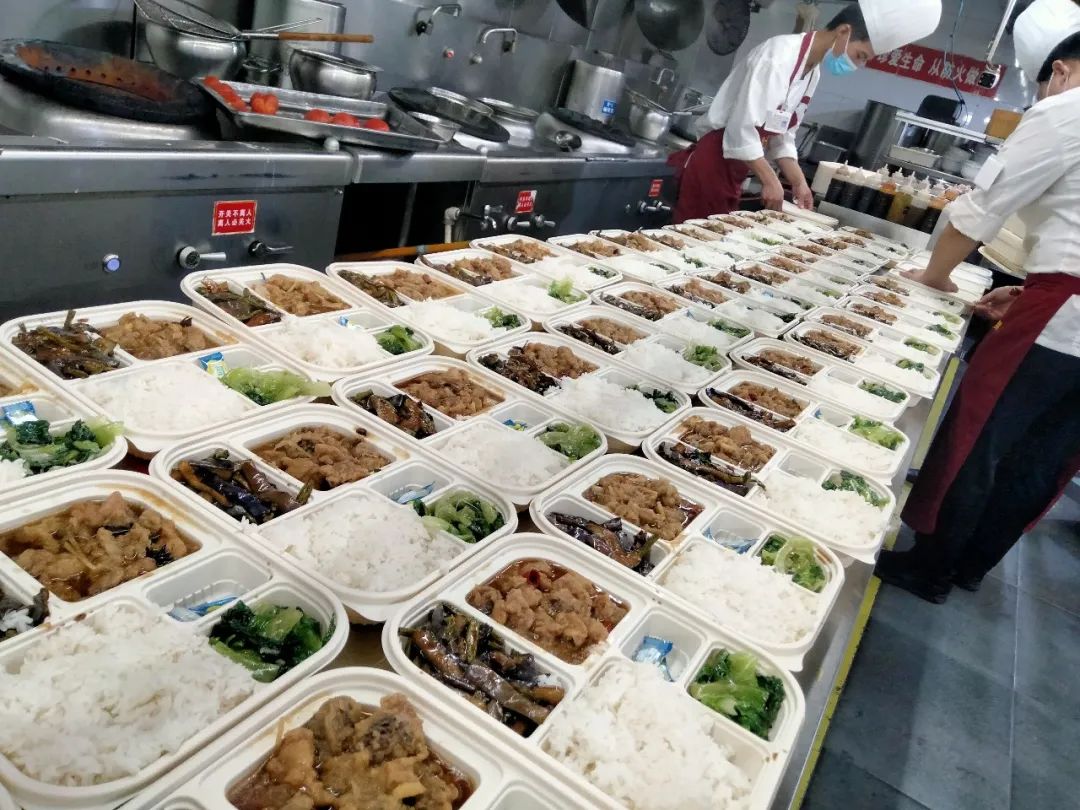 安心堂食品质外卖抗击疫情阿庄在行动