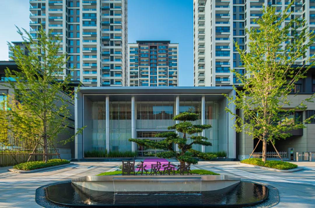 从社区归家大堂的变化看永威南樾的坚守与创新