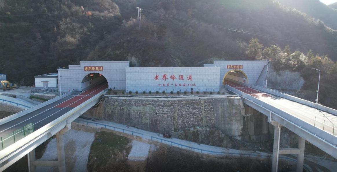 据了解,郑西高速(栾双段)全长48公里,该条高速的开通让西峡,淅川到