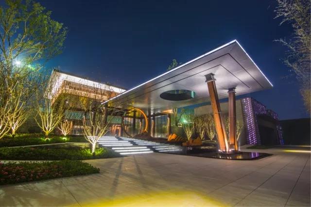 亚新海棠公馆峰层聚首大咖云集掌灯夜宴品海棠