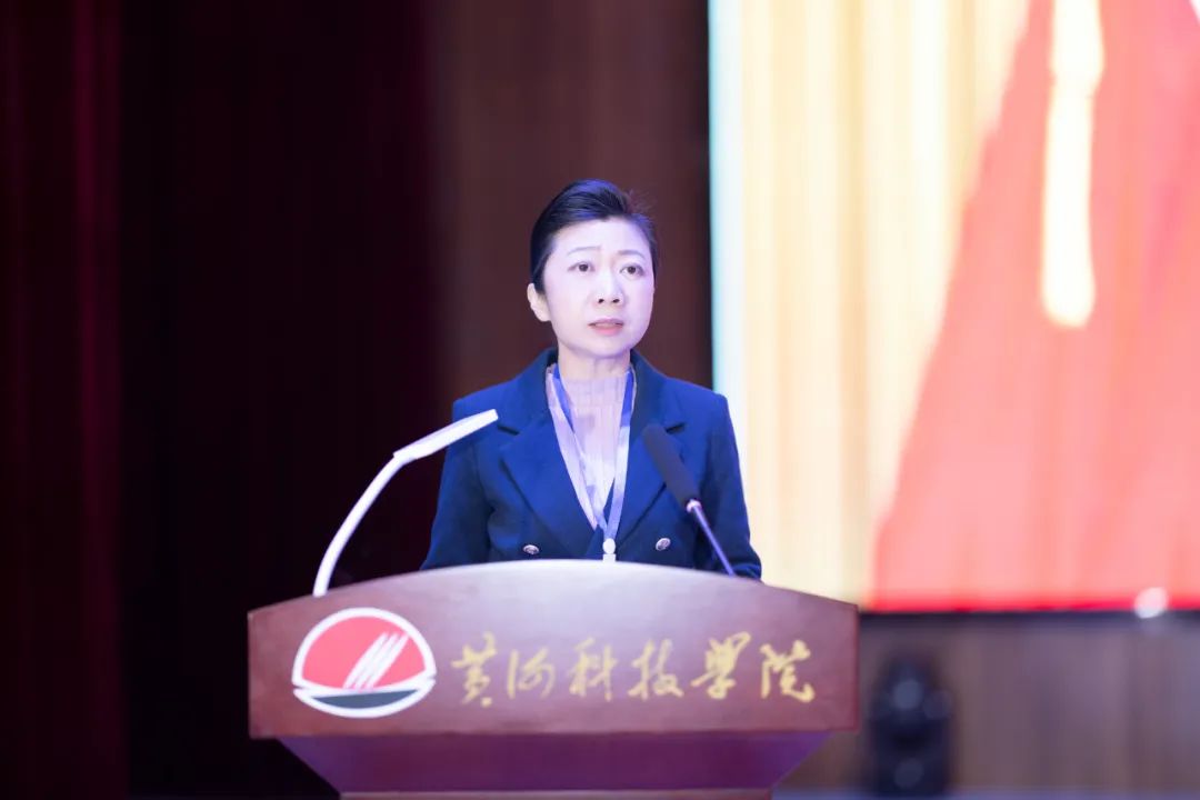 黄河科技学院召开第四届教职工代表暨工会会员代表大会第五次会议校长