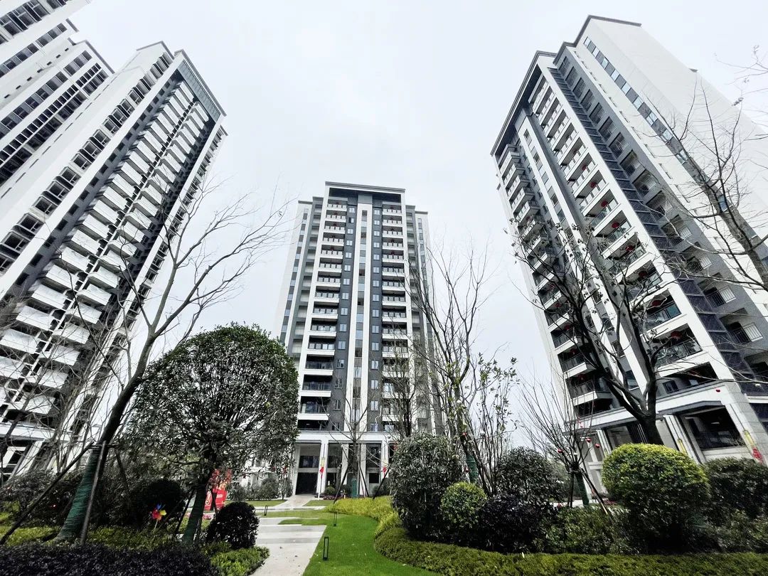 自贡绿地新里城新年焕新象共叙好时光